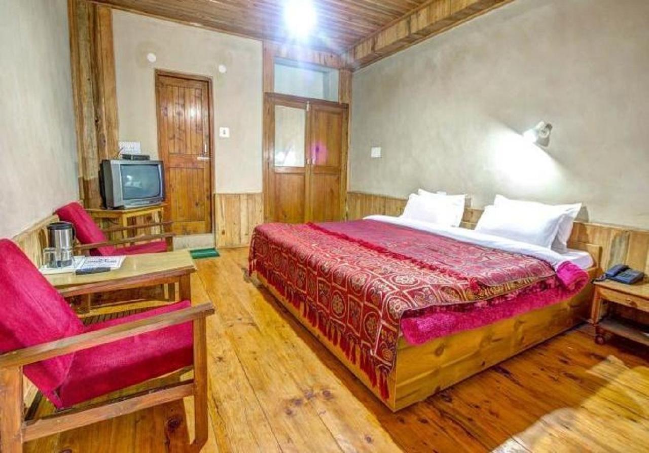 ホテル Himalayan Country House Manāli エクステリア 写真